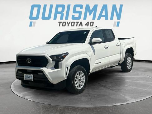 Certified 2024 Toyota Tacoma SR5 AWD/4WD image 3