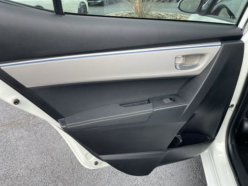 Used 2015 Toyota Corolla LE image 21