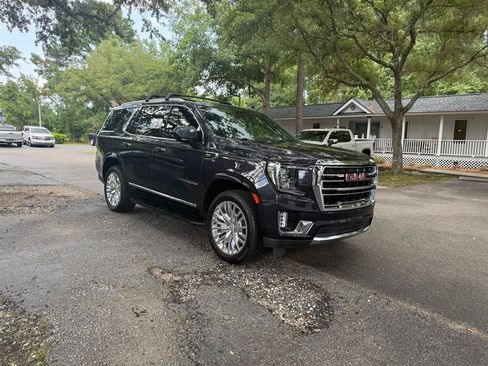 Used 2023 GMC Yukon SLT RWD image 3