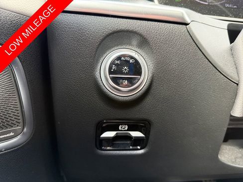 Used 2024 Mercedes-Benz C 300 4MATIC Sedan image 35