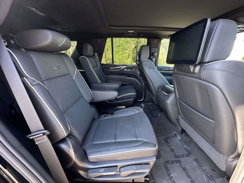 Certified 2024 Cadillac Escalade Premium Luxury w/ Performance Package image 32