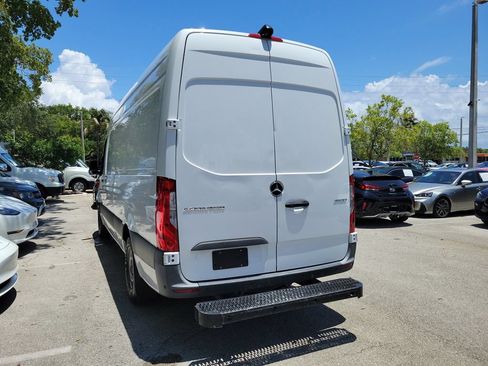 Used 2023 Mercedes-Benz Sprinter 2500 image 8
