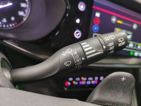 Used 2022 Buick Envision Essence w/ Sport Touring Package image 26