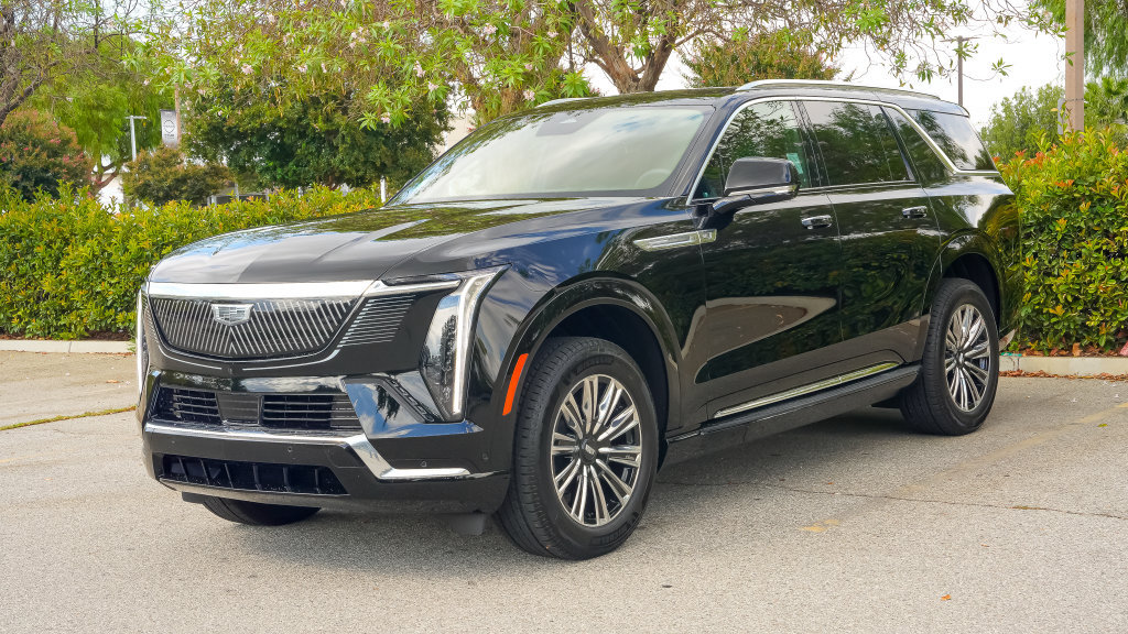 Used 2026 Cadillac Escalade IQL Luxury AWD/4WD image 3