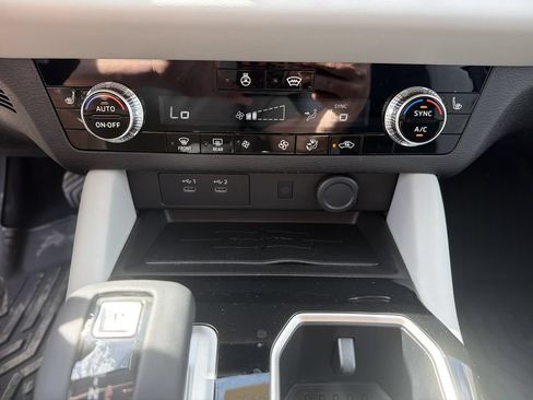 New 2026 Mitsubishi Outlander SE AWD/4WD image 21
