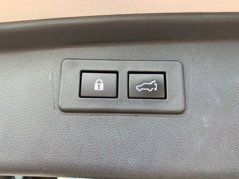 Used 2023 Subaru Outback Premium image 6