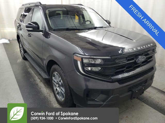 Used 2025 Ford Expedition Active AWD/4WD image 1