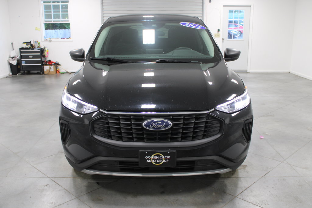 Used 2025 Ford Escape Active AWD/4WD image 3