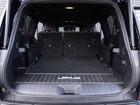 Used 2025 Lexus GX 550 w/ Accessory Package (31) AWD/4WD image 28