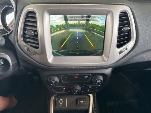 Certified 2021 Jeep Compass Latitude image 24