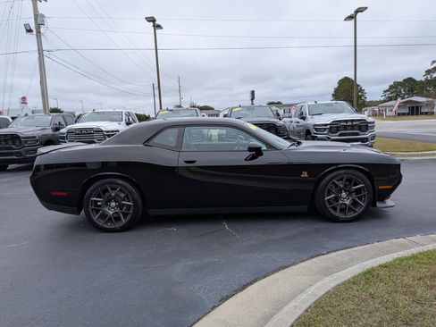 Used 2016 Dodge Challenger R/T Scat Pack w/ Leather Interior Group image 4
