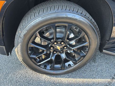 New 2026 Chevrolet Suburban RST image 32