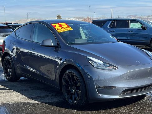 Used 2023 Tesla Model Y Long Range AWD/4WD image 3