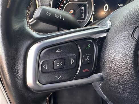 Used 2020 Jeep Wrangler Unlimited Sahara image 26