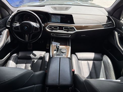 Used 2021 BMW X7 xDrive40i w/ M Sport Package AWD/4WD image 5