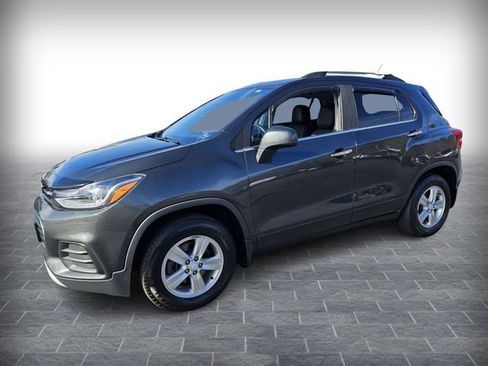 Used 2019 Chevrolet Trax LT w/ LT Convenience Package image 3