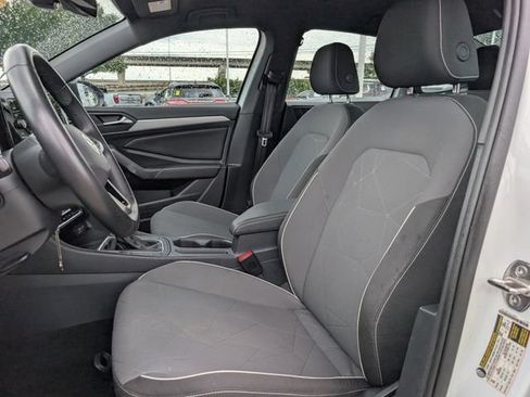 Used 2025 Volkswagen Jetta Sport FWD image 25