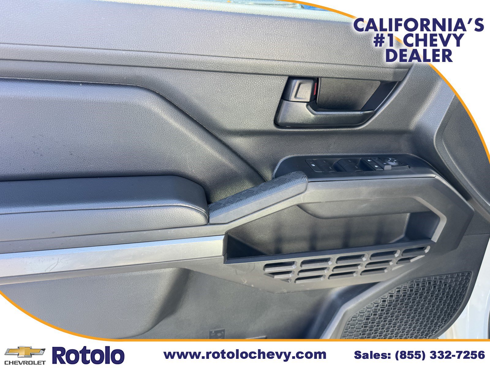 Used 2025 Toyota Tacoma SR5 AWD/4WD image 16