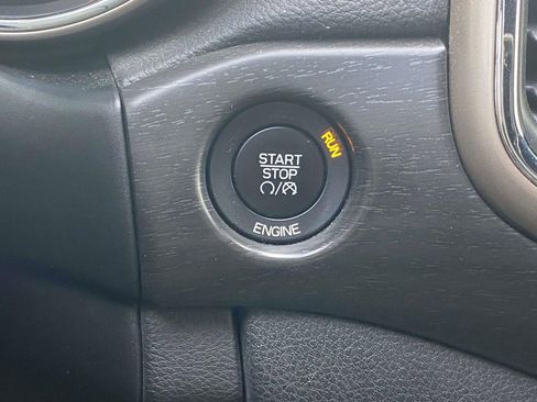 Used 2016 Jeep Grand Cherokee Laredo image 22