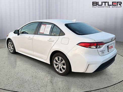 Certified 2025 Toyota Corolla LE FWD image 4
