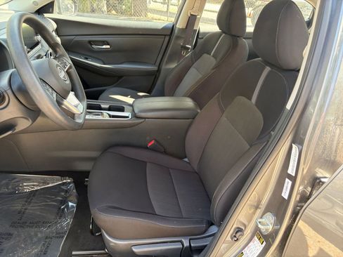 Used 2025 Nissan Sentra SV image 23