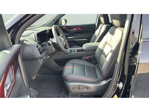 Used 2024 Chevrolet Traverse RS w/ LPO, Floor Liner Package image 12