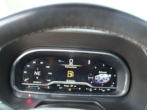 Used 2023 GMC Yukon XL SLT w/ SLT Premium Package AWD/4WD image 18