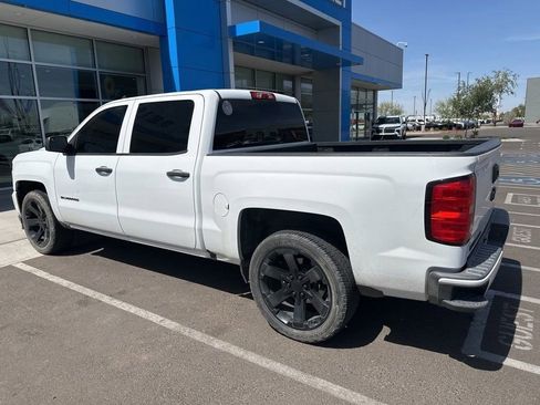 Used 2018 Chevrolet Silverado 1500 Custom w/ Custom Convenience Package RWD image 3