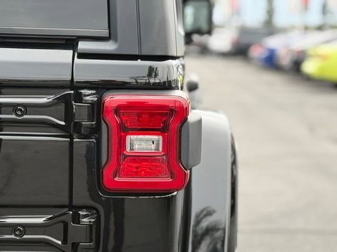 Used 2023 Jeep Wrangler Unlimited Sahara image 10