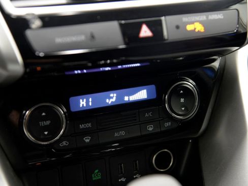 Used 2018 Mitsubishi Eclipse Cross LE image 24