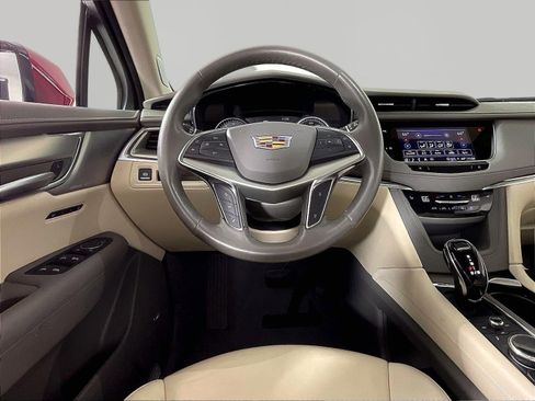 Used 2023 Cadillac XT5 Premium Luxury w/ LPO, Floor Liner Package FWD image 8