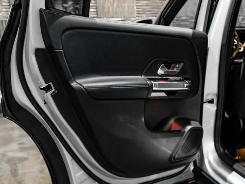 Used 2020 Mercedes-Benz GLB 250 image 39