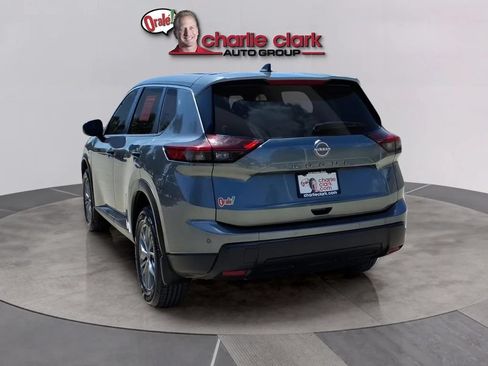 Used 2024 Nissan Rogue S FWD image 3