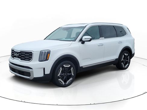 Used 2024 Kia Telluride S w/ S Sunroof Package image 2