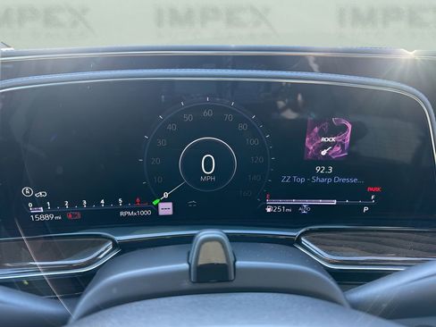 Used 2024 Cadillac Escalade ESV Premium Luxury Platinum image 28