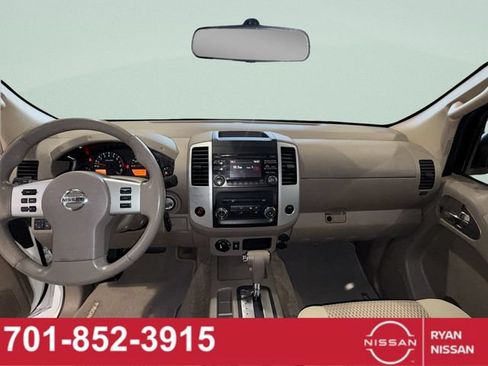Used 2013 Nissan Frontier SV AWD/4WD image 18