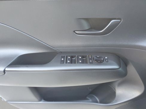 Used 2025 Hyundai Kona SEL image 18