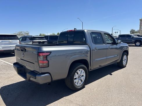 Used 2022 Nissan Frontier SV RWD image 4