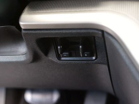 Used 2025 Ford Expedition Active RWD image 27