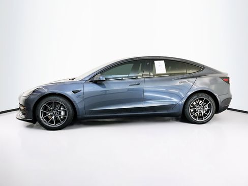 Used 2023 Tesla Model 3 Standard Range image 4