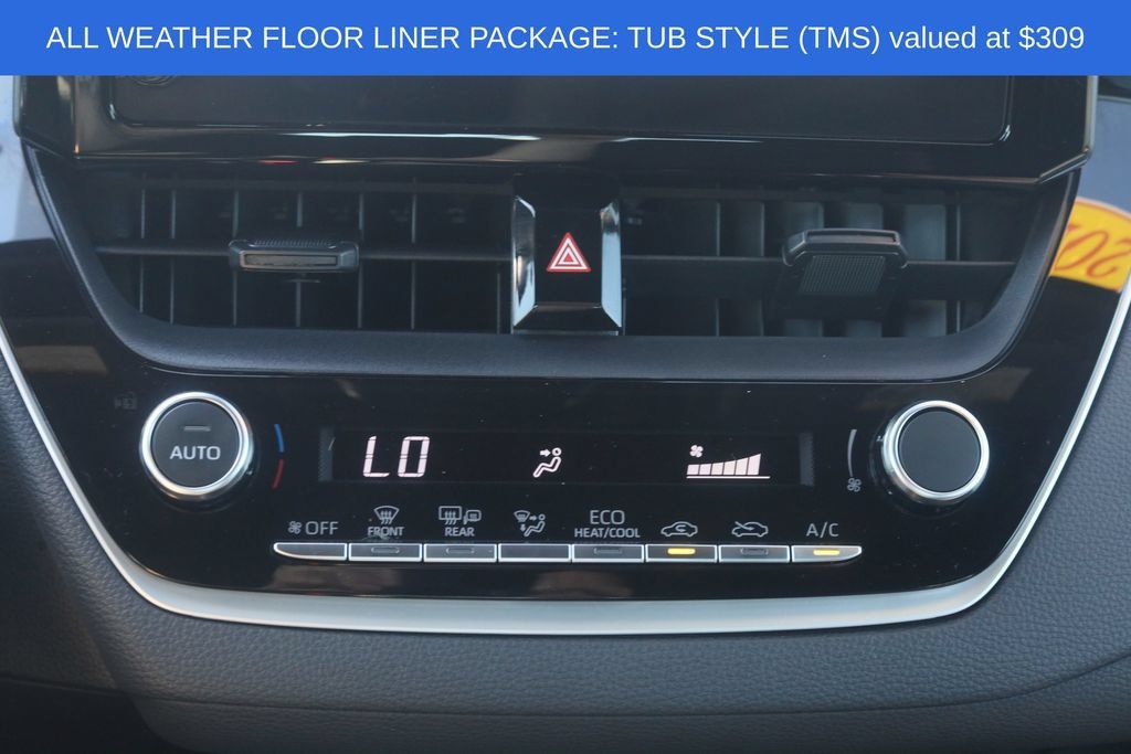 Used 2026 Toyota Corolla SE FWD image 5