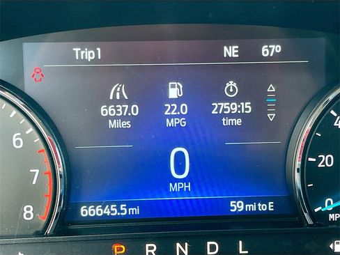 Used 2022 Ford Explorer XLT w/ Equipment Group 202A image 12