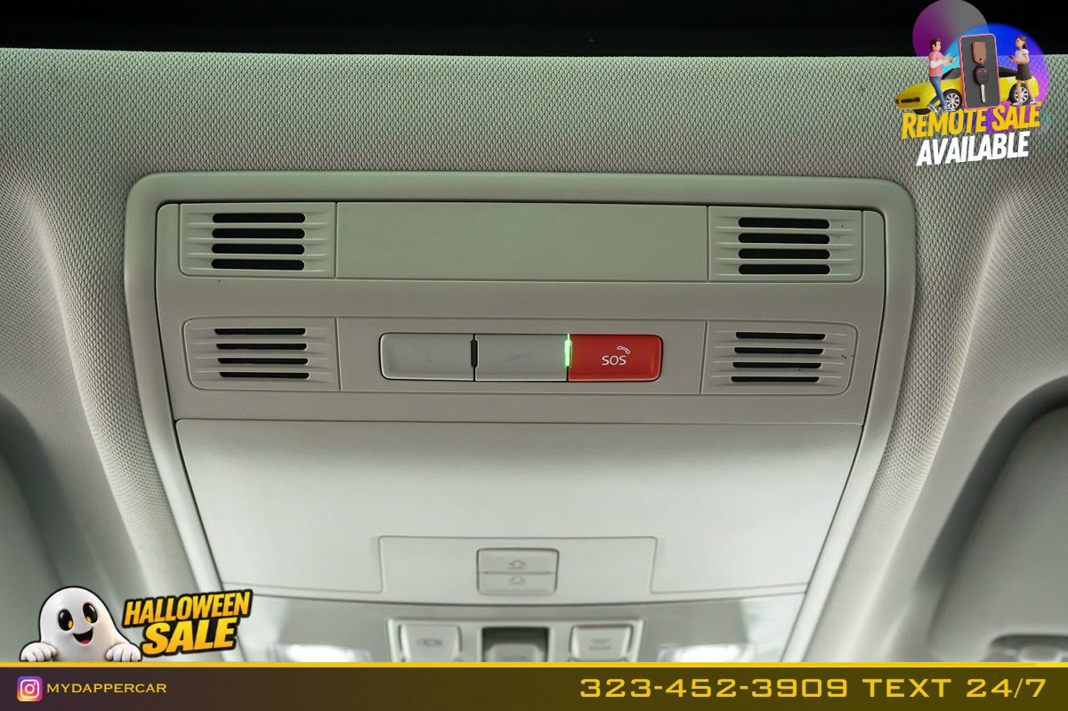 Used 2023 Volkswagen Taos SE w/ Panoramic Sunroof Package FWD image 23