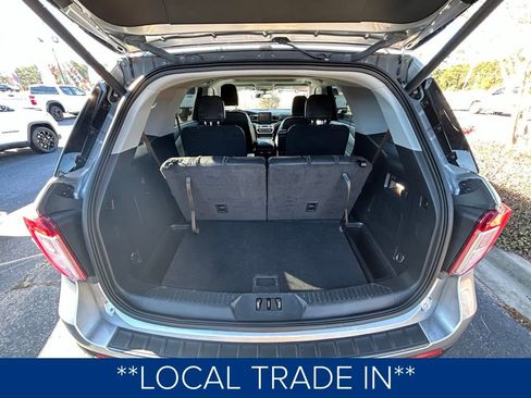 Used 2022 Ford Explorer XLT w/ Equipment Group 202A image 10