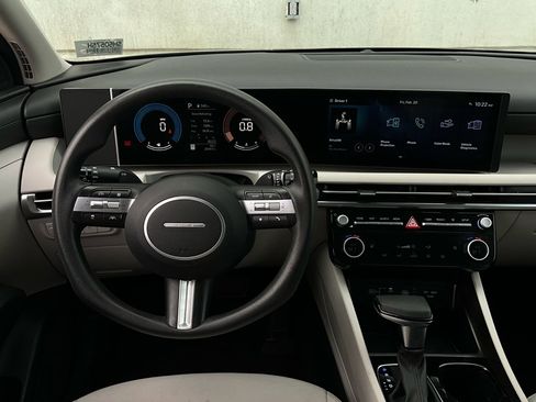 Used 2025 Hyundai Tucson SEL image 14