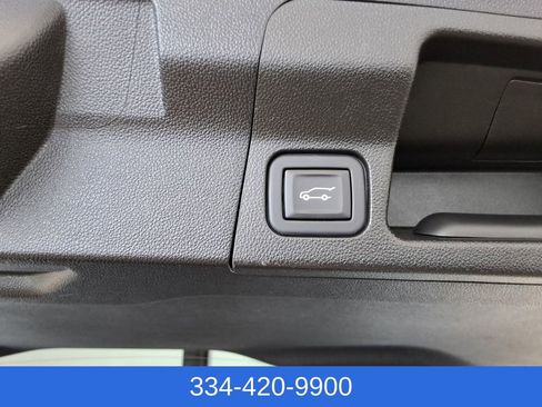 Used 2023 GMC Acadia SLT image 21