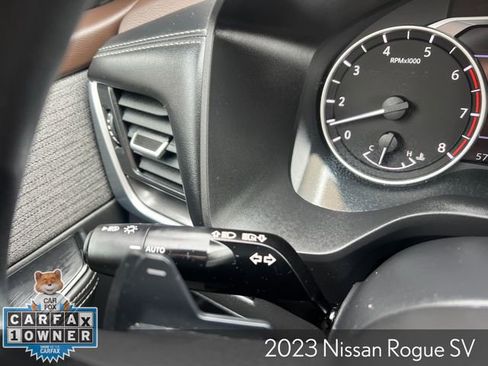 Used 2023 Nissan Rogue SV image 30