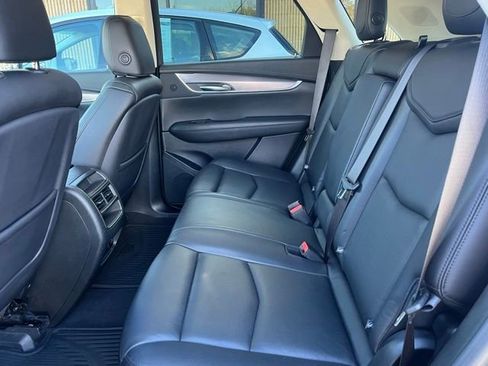 Used 2018 Cadillac XT5 Luxury w/ Driver Awareness Package image 14