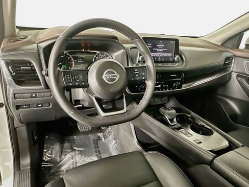 Used 2021 Nissan Rogue SL FWD image 11