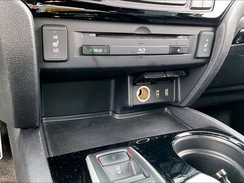 Used 2018 Honda Pilot Touring image 24